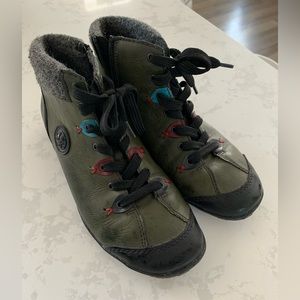 REAL LEATHER size 38 Olive Green Rieker boots